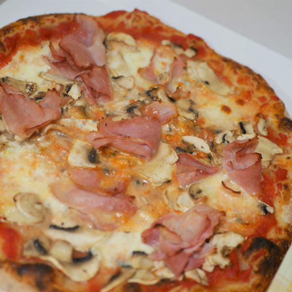 pizzo-pizza-prosciutto-funghi